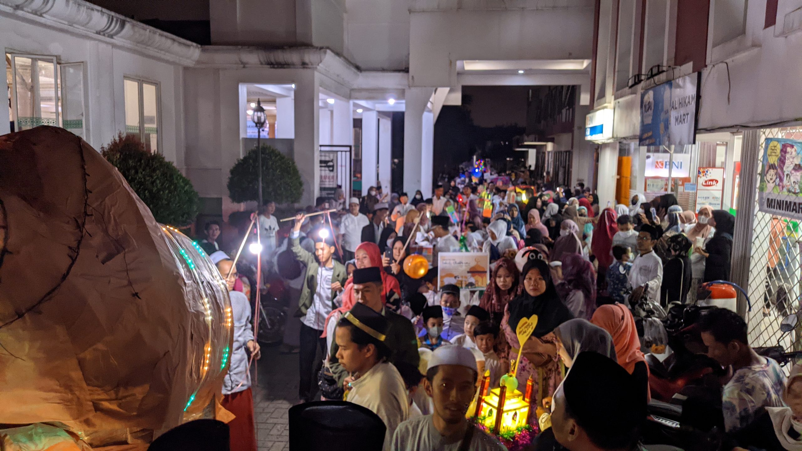 Setelah Dua Tahun Vakum, Madrasah Diniyah (MADIN) Al Hikam Depok Kembali Menyelenggarakan Takbir Keliling