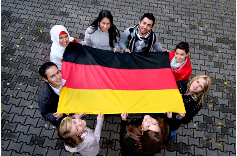 Eksistensi dan Tantangan Islam di Jerman: Sejarah dan Identitas Hibrid