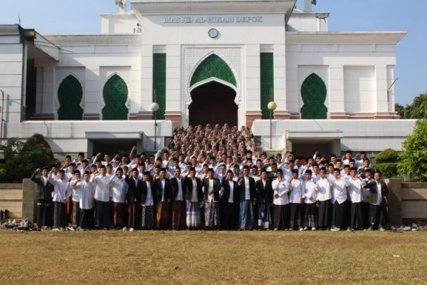 Peringati HSN 2024, Pesantren Al-Hikam Depok Gelar Upacara Hari Santri