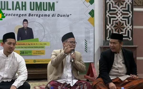 STKQ Al-Hikam Gelar Kuliah Umum Islam dan Tantangan Beragama di Dunia