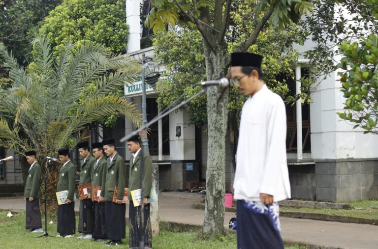 Santri Al-Hikam Depok Peringati HSN 2025 : Teguh pada Pendirian, Jadi Pilar Moral Bangsa