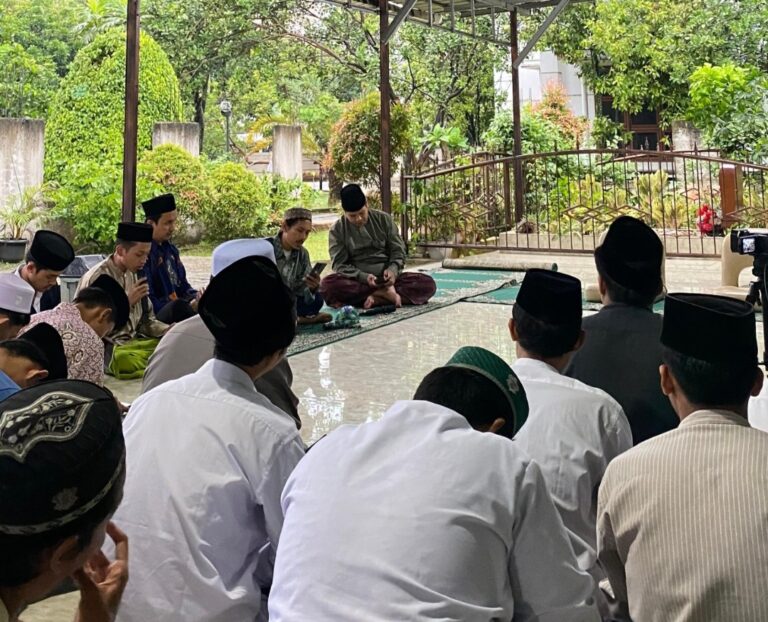 DEMA STKQ Al Hikam Gelar Khatmil Qur’an Kloter Pertama Kabinet Baru